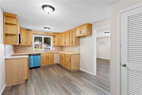 438 High St, Elyria, OH 44035 photo 14