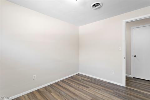 438 High St, Elyria, OH 44035 photo 16