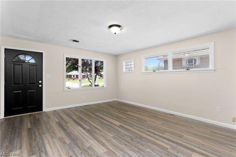 438 High St, Elyria, OH 44035 photo 7