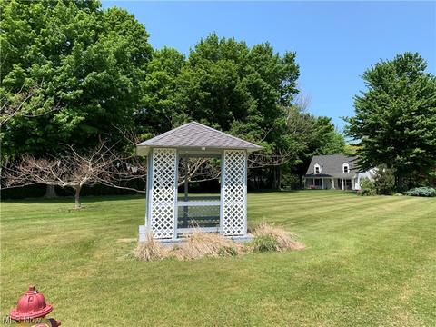 1863 Greenbrier Dr, Ashtabula, OH 44004 photo 5