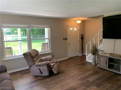 1863 Greenbrier Dr, Ashtabula, OH 44004 photo 8