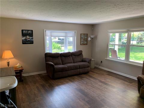 1863 Greenbrier Dr, Ashtabula, OH 44004 photo 7