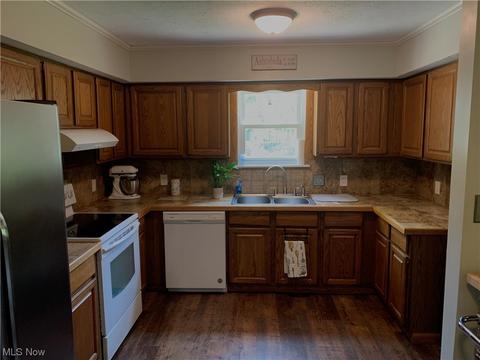 1863 Greenbrier Dr, Ashtabula, OH 44004 photo 9