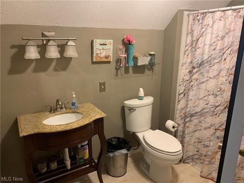 1863 Greenbrier Dr, Ashtabula, OH 44004 photo 18