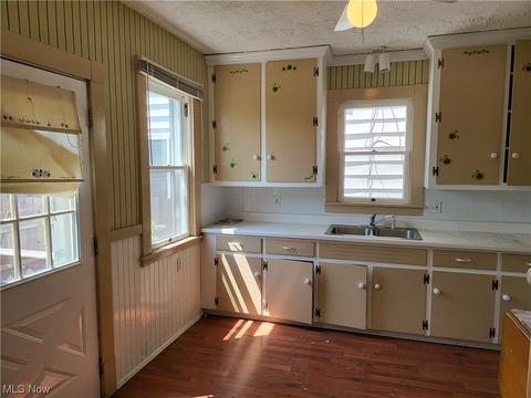 1704 Walnut Blvd, Ashtabula, OH 44004 photo 9