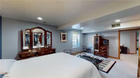 401 Ivanhoe Ave, Wadsworth, OH 44281 photo 32