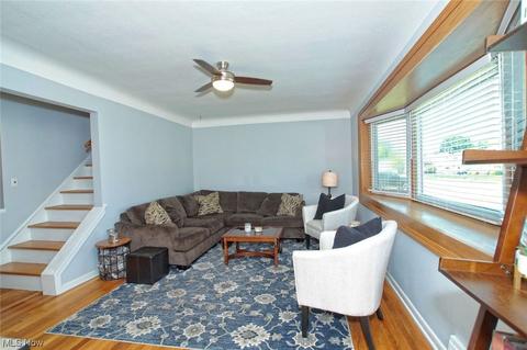 760 Pendley Rd, Willowick, OH 44095 photo 2