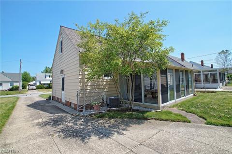 760 Pendley Rd, Willowick, OH 44095 photo 16