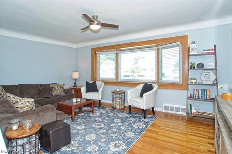 760 Pendley Rd, Willowick, OH 44095 photo 4