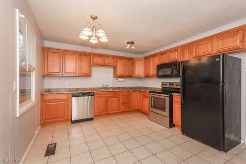 424 Ambler Dr, Elyria, OH 44035 photo 7