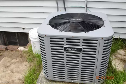 420 E 5th St, Dover, OH 44622 photo 14