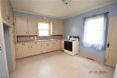 420 E 5th St, Dover, OH 44622 photo 12