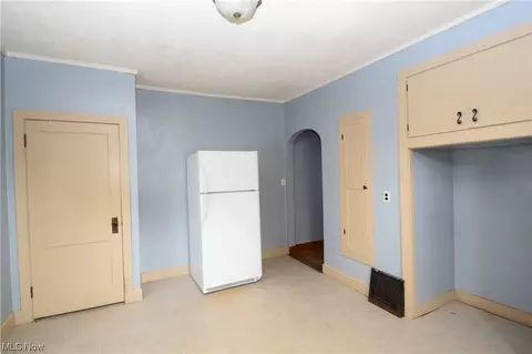 420 E 5th St, Dover, OH 44622 photo 2