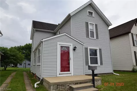 420 E 5th St, Dover, OH 44622 photo 1