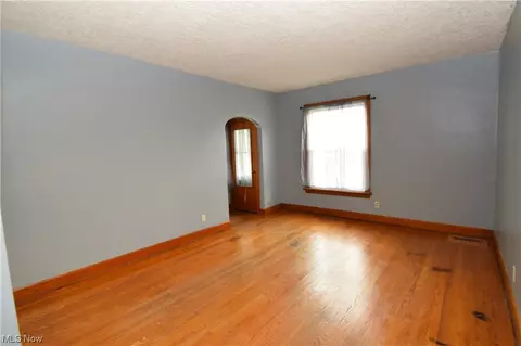 420 E 5th St, Dover, OH 44622 photo 5