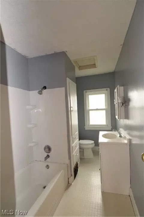 420 E 5th St, Dover, OH 44622 photo 6