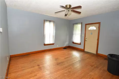 420 E 5th St, Dover, OH 44622 photo 3