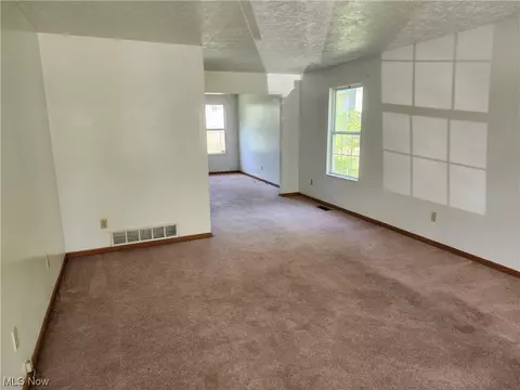 1035 W 37th St, Ashtabula, OH 44004 photo 6
