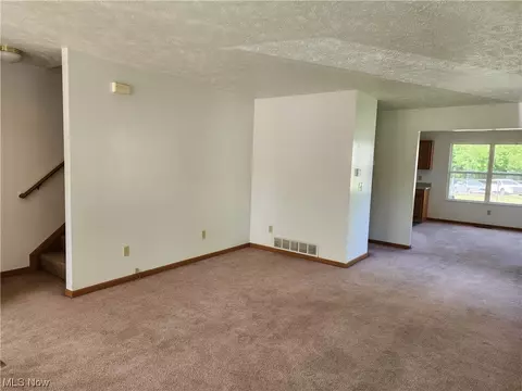 1035 W 37th St, Ashtabula, OH 44004 photo 5