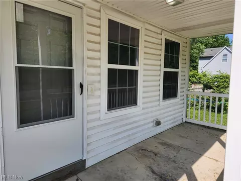 1035 W 37th St, Ashtabula, OH 44004 photo 2