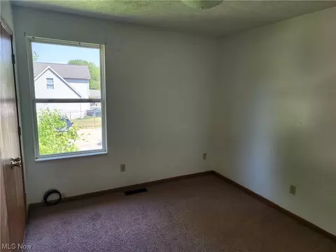 1035 W 37th St, Ashtabula, OH 44004 photo 17