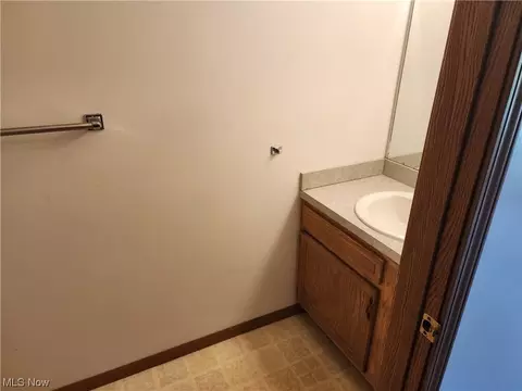 1035 W 37th St, Ashtabula, OH 44004 photo 12