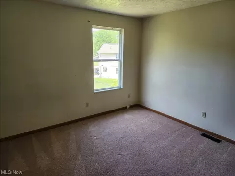 1035 W 37th St, Ashtabula, OH 44004 photo 16