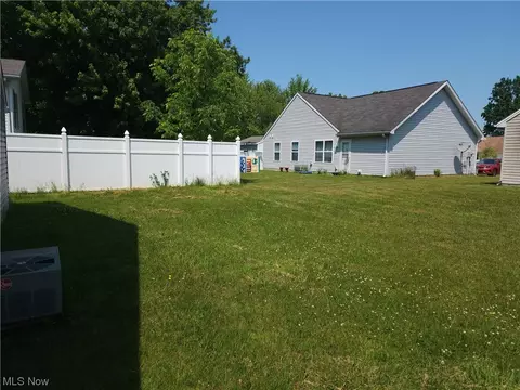 2116 Jeffrey Ave, Ashtabula, OH 44004 photo 4