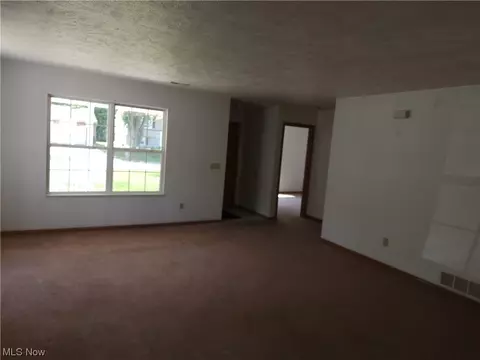 2116 Jeffrey Ave, Ashtabula, OH 44004 photo 6