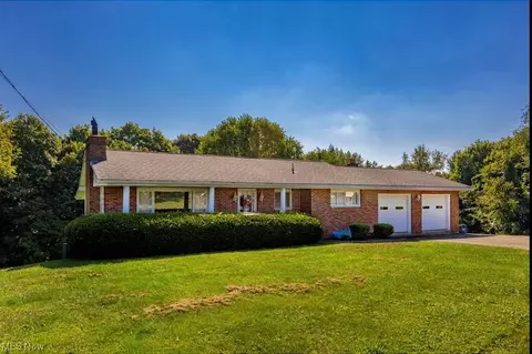 67028 Joella Dr, Saint Clairsville, OH 43950