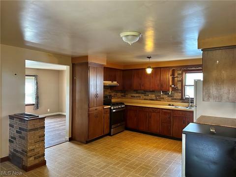 419 8th St, Struthers, OH 44471 photo 6
