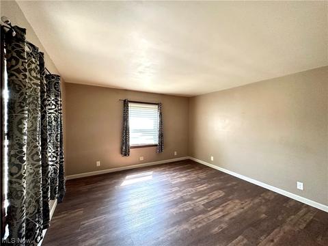 419 8th St, Struthers, OH 44471 photo 7
