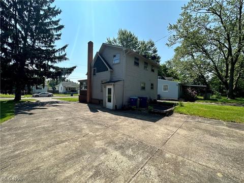 419 8th St, Struthers, OH 44471 photo 3