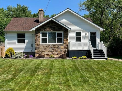 2475 E Ridgewood Dr, Seven Hills, OH 44131 photo 1
