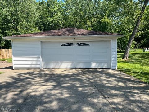 2475 E Ridgewood Dr, Seven Hills, OH 44131 photo 4