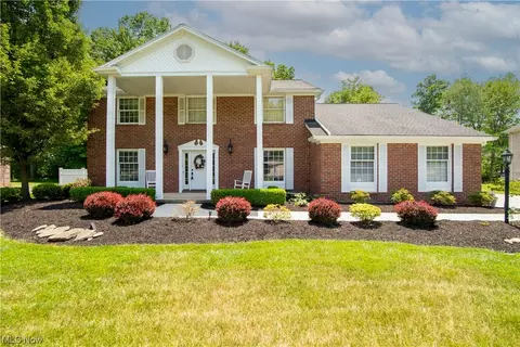 3709 Tippecanoe Pl, Canfield, OH 44406