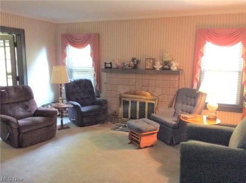 243 Bellflower Ave NW, Canton, OH 44708 photo 3