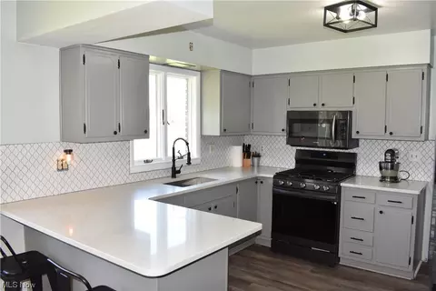 809 E Bogart Rd, Sandusky, OH 44870 photo 3