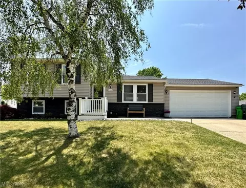 2844 Diana Lynn Dr, Stow, OH 44224