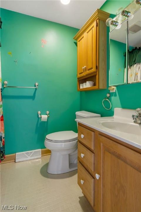 808 E Waterloo Rd, Akron, OH 44306 photo 14