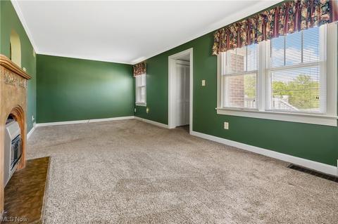 808 E Waterloo Rd, Akron, OH 44306 photo 7