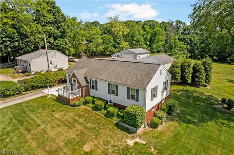 808 E Waterloo Rd, Akron, OH 44306 photo 4