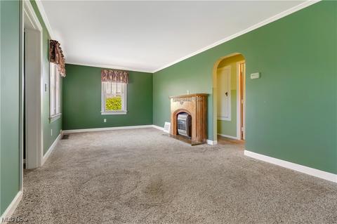 808 E Waterloo Rd, Akron, OH 44306 photo 5