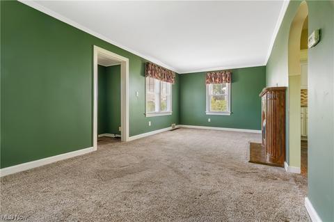 808 E Waterloo Rd, Akron, OH 44306 photo 6