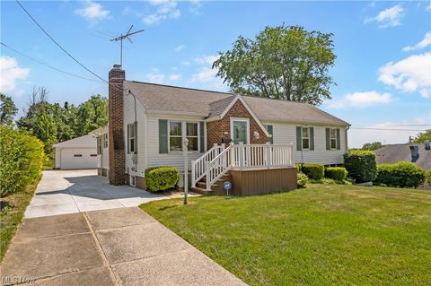 808 E Waterloo Rd, Akron, OH 44306 photo 2