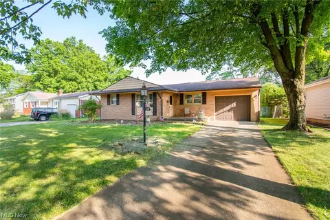 881 Larkridge Ave, Boardman, OH 44512 photo 3
