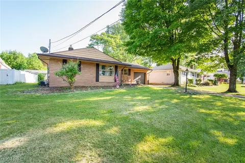 881 Larkridge Ave, Boardman, OH 44512 photo 2