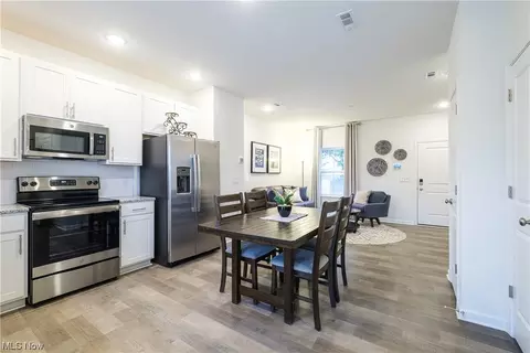 624 Diagonal Rd, Akron, OH 44320 photo 7