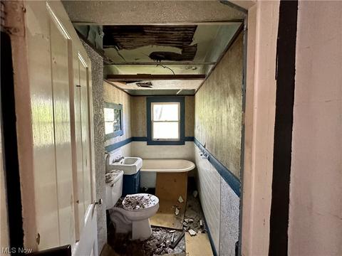 52 Poland Ave, Struthers, OH 44471 photo 8