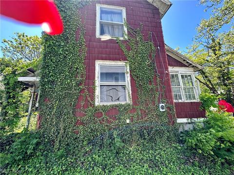 52 Poland Ave, Struthers, OH 44471 photo 3